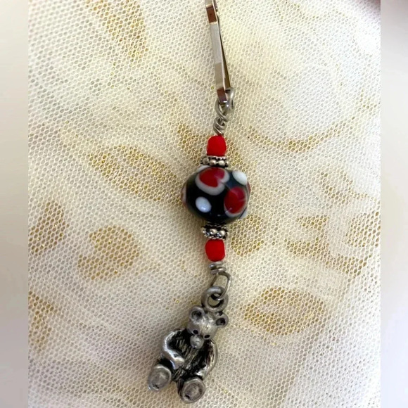 NWT Women/Girls Mobile/Tablet Keychain/Purse Beaded Silvertoned Teddy Bear charm - Picture 4 of 4